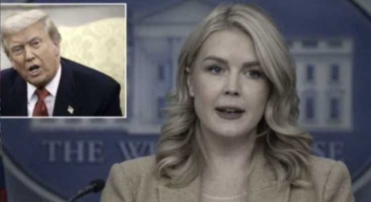 Trump holding FIFA Peace Prize trophy